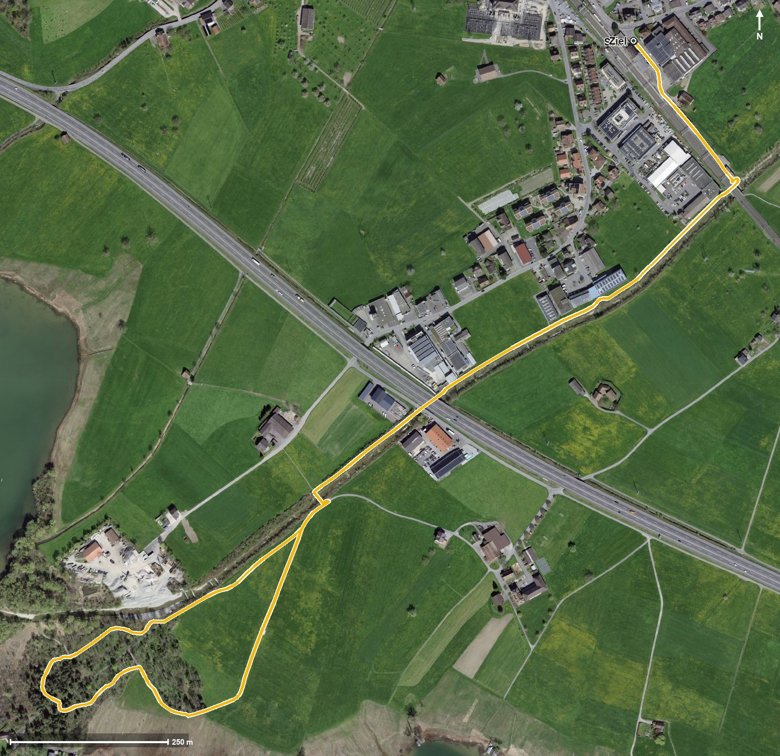 Luftbild mit eingezeichneter Route: Auenspur