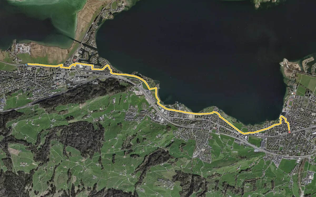 Vista aerea con il percorso tracciato: Sull’Obersee da Pfäffikon a Lachen