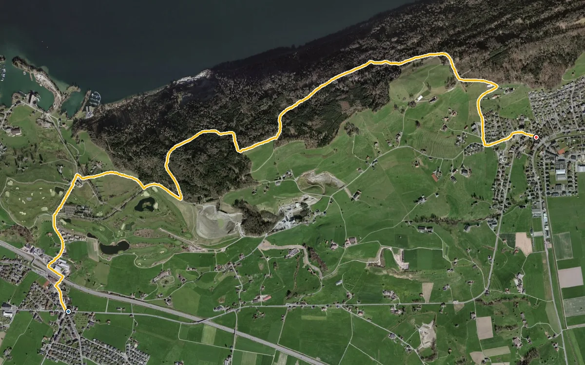 Vista aerea con il percorso tracciato: Da Wangen a Tuggen per le Bittchälen