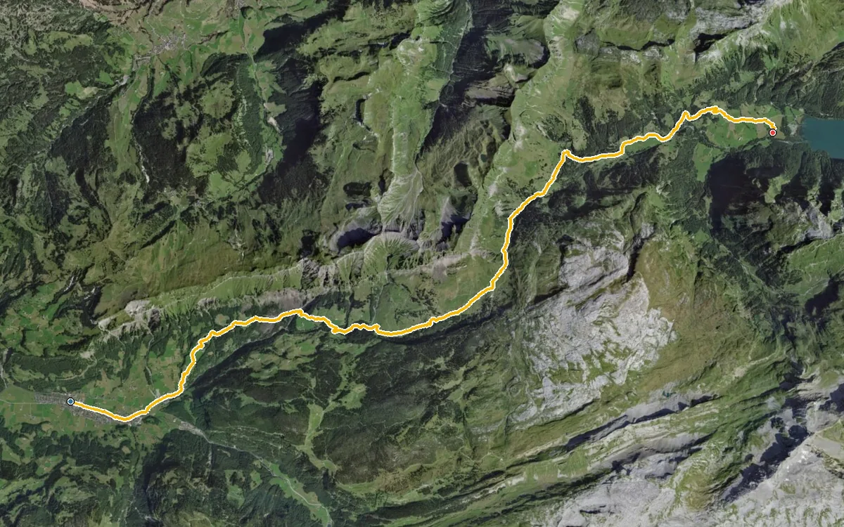 Vista aerea con il percorso tracciato: Da Muotathal al Klöntal per il Pragel