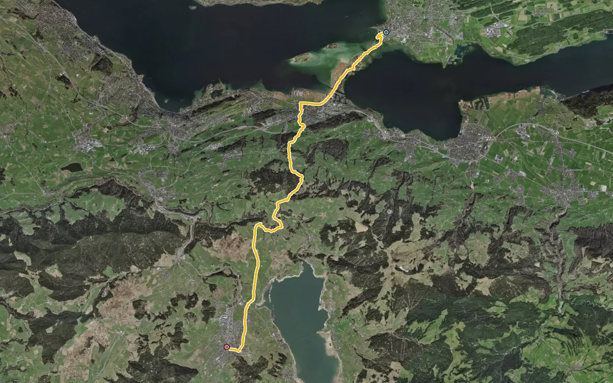 Vista aerea con il percorso tracciato: Sul cammino dei pellegrini da Rapperswil a Einsiedeln