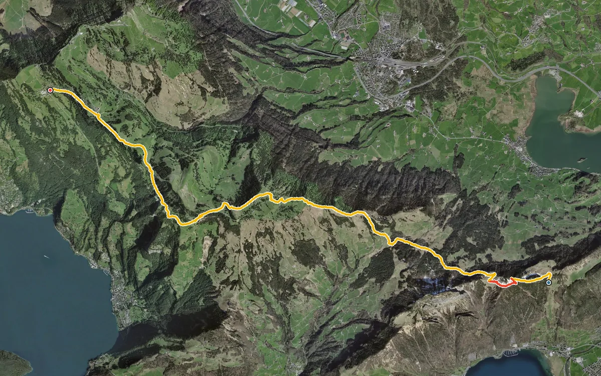 Vista aerea con il percorso tracciato: Dall’Urmiberg a Rigi Kaltbad per Rigi Scheidegg
