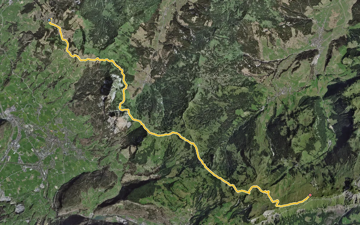 Vista aerea con il percorso tracciato: Dal Mostelberg a Oberiberg per l’Ibergeregg