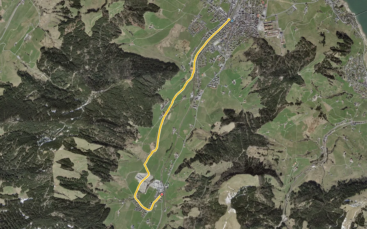 Vista aerea con il percorso tracciato: Dalla stazione di Einsiedeln in salita a Ober Trachslau